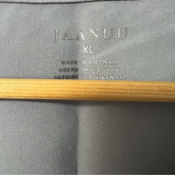 Jaanuu scrub top gray xl - Picture 5 of 5